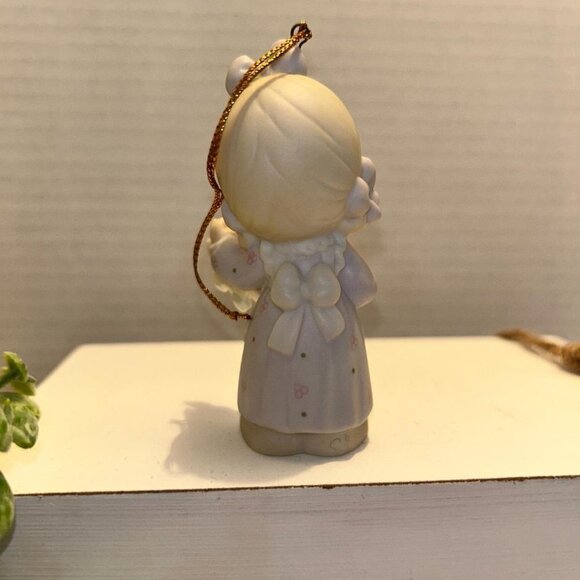 PRECIOUS Moments "He covers the Earth with his beauty" 1995 Annual Ornament - Picture 2 of 3